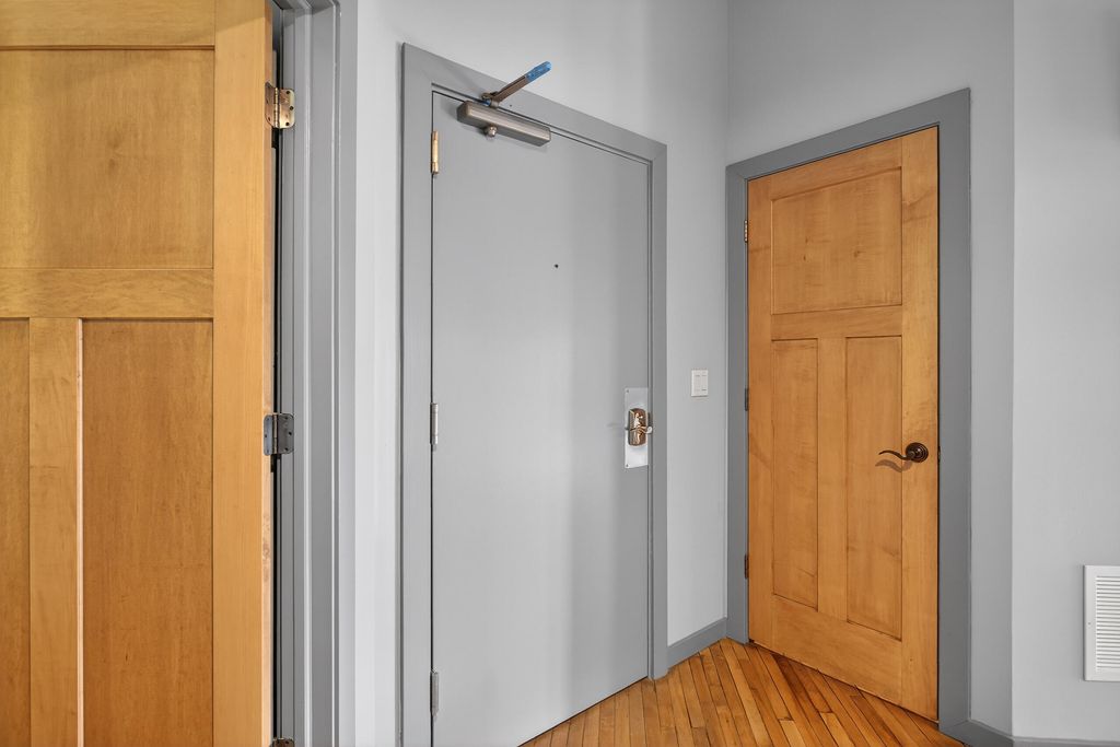 Photo of 109 W Washington Avenue #16, Jackson, MI 49201 (MLS # 26005817)