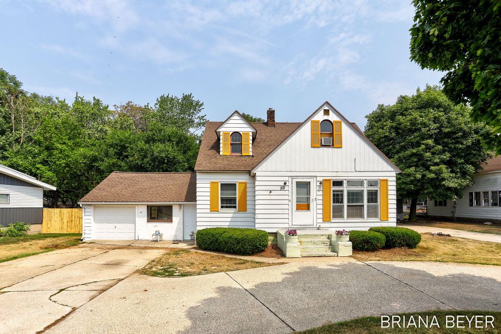 Photo of 89 E Lakewood Boulevard, Holland, MI 49424 (MLS # 25038527)