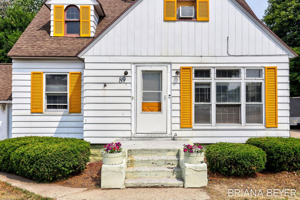 Photo of 89 E Lakewood Boulevard, Holland, MI 49424 (MLS # 25038527)