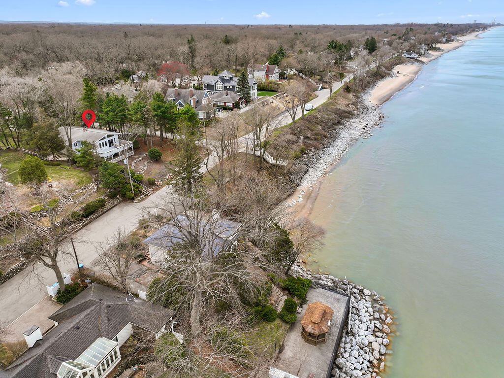 4103 Lake Shore Drive