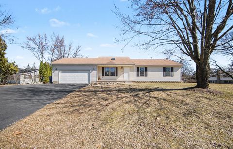 Photo of 115 Sussex Place, Brooklyn, MI 49230 (MLS # 26009268)