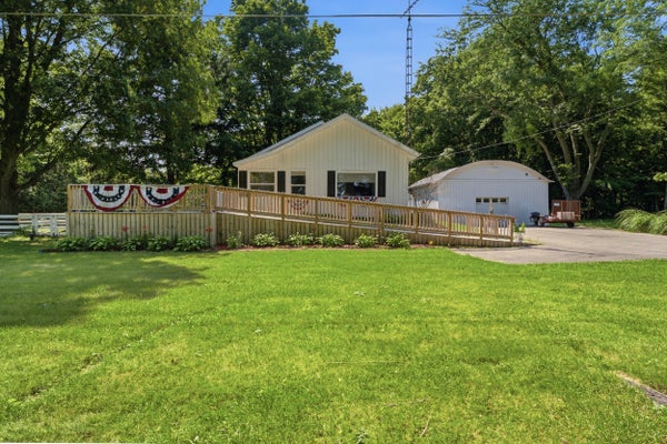 4136 PIER RD, BENTON HARBOR, MI 49022 - Image 4e56d42b6d8a12cb529dd7a3cc3407cb/3521457625