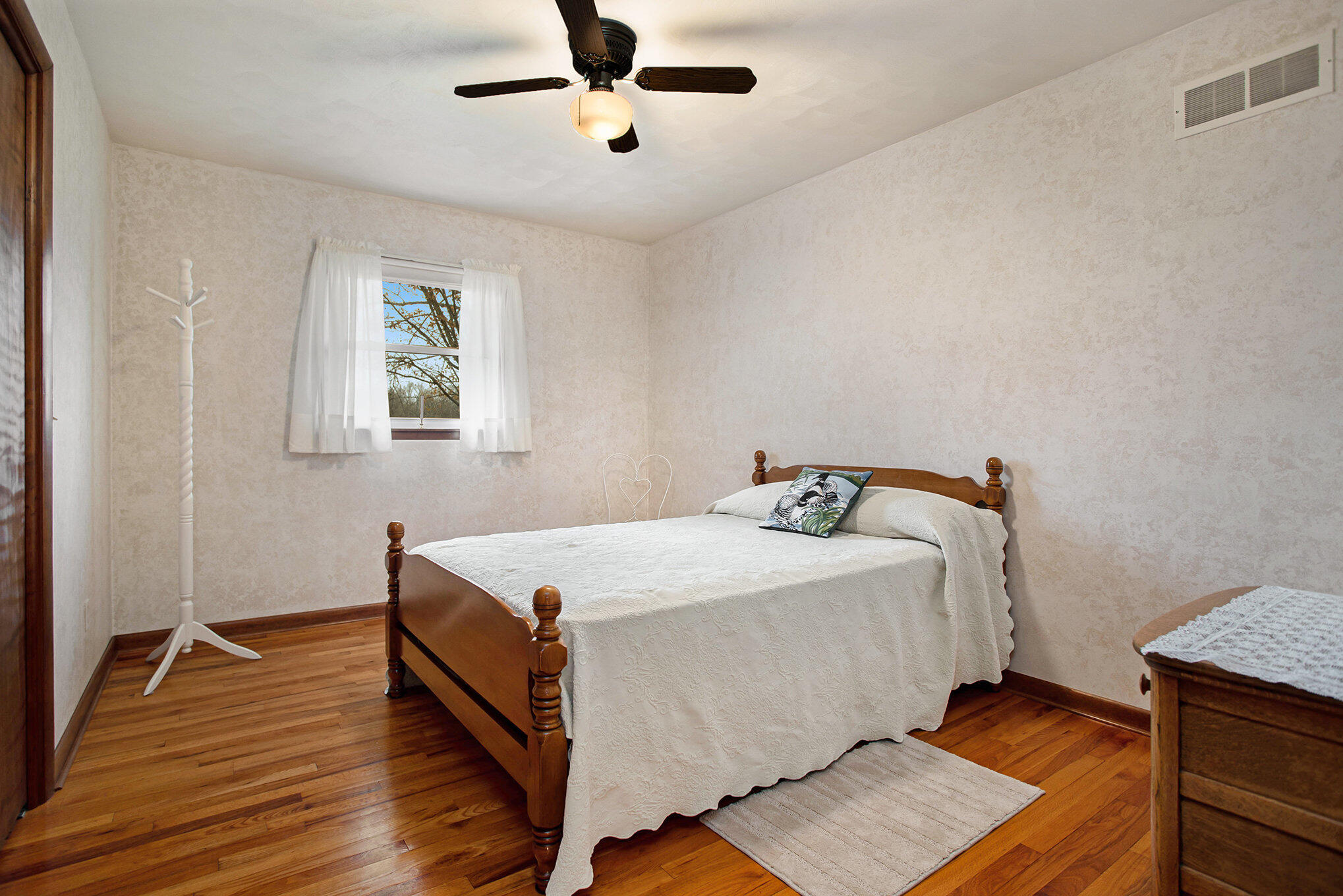 Galesburg, Michigan 49053, United States, 3 Bedrooms Bedrooms, ,2 BathroomsBathrooms,Residential,Pending,195228