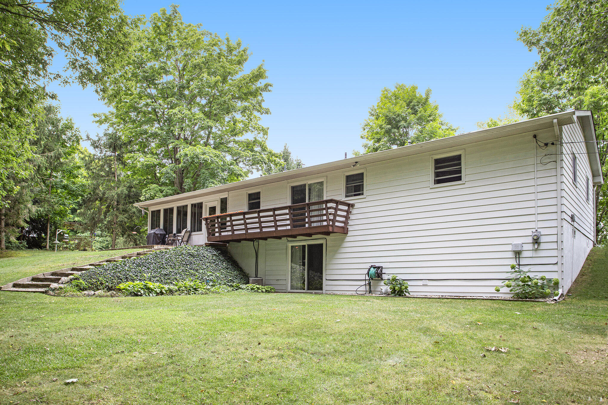 Galesburg, Michigan 49053, United States, 3 Bedrooms Bedrooms, ,2 BathroomsBathrooms,Residential,Pending,195228