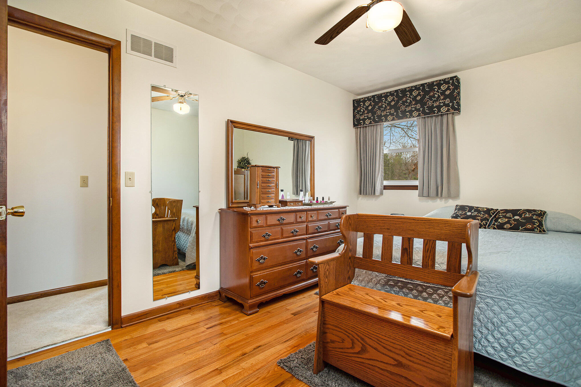 Galesburg, Michigan 49053, United States, 3 Bedrooms Bedrooms, ,2 BathroomsBathrooms,Residential,Pending,195228