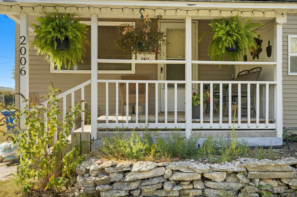 Photo of 2006 Vine Street, Manistee, MI 49660 (MLS # 25051700)