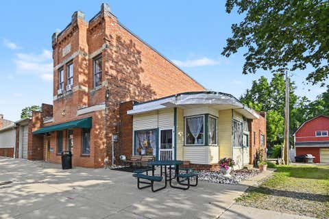 Photo for 108 E Bellevue Street