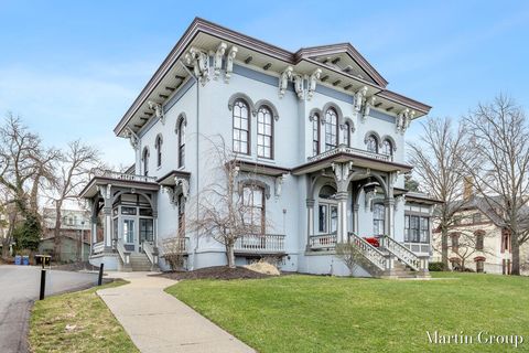 Photo of 44 Lafayette Avenue NE #Unit 3, Grand Rapids, MI 49503 (MLS # 26013309)