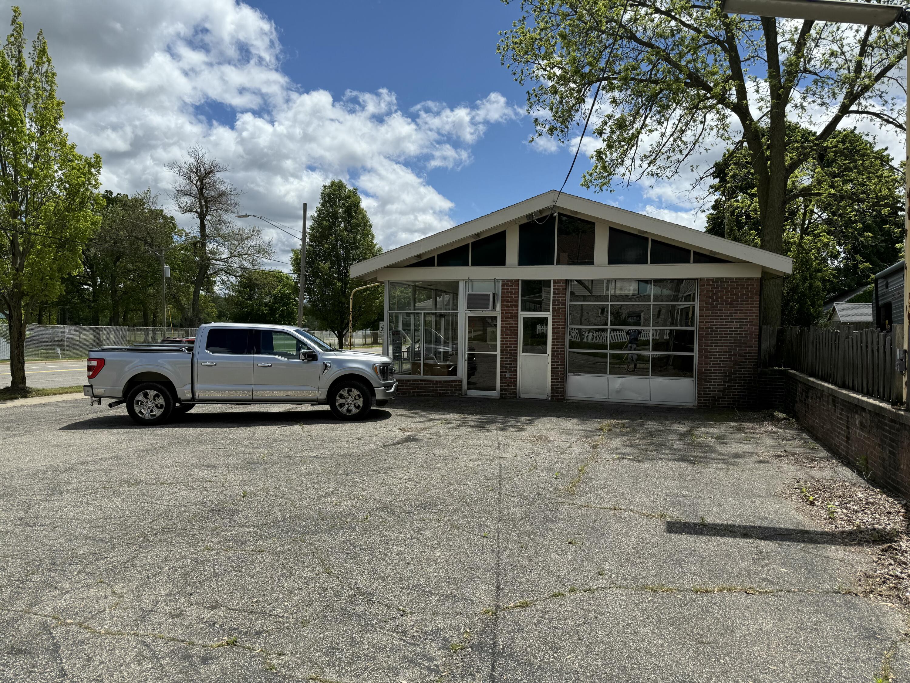 120 S Broad Street, Hillsdale, MI 49242 | MLS 25024322 | Listing ...