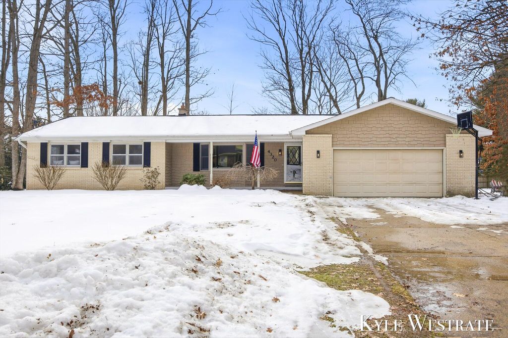 Photo of 4320 Shady Oak Court, Hudsonville, MI 49426 (MLS # 26005961)