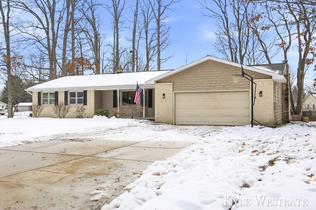 Photo of 4320 Shady Oak Court, Hudsonville, MI 49426 (MLS # 26005961)