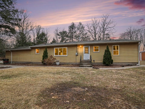 Photo of 8590 W Thomas Street, Shelby, MI 49455 (MLS # 26046025)