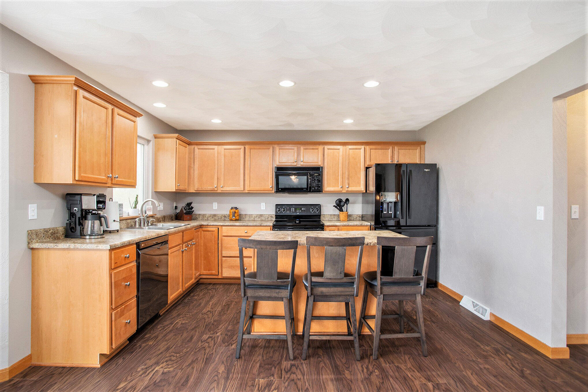 Battle Creek, Michigan 49015, United States, 5 Bedrooms Bedrooms, ,4 BathroomsBathrooms,Residential,Pending,115406