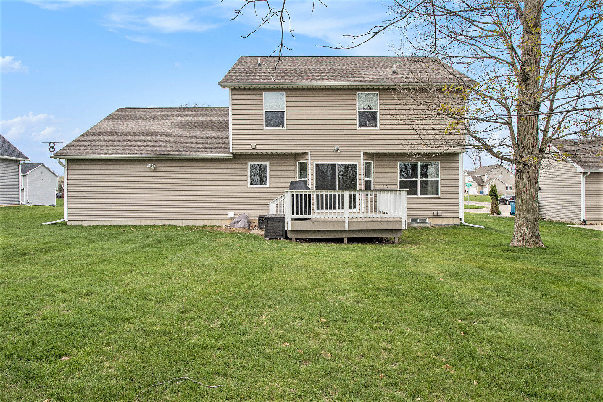 Battle Creek, Michigan 49015, United States, 5 Bedrooms Bedrooms, ,4 BathroomsBathrooms,Residential,Pending,115406