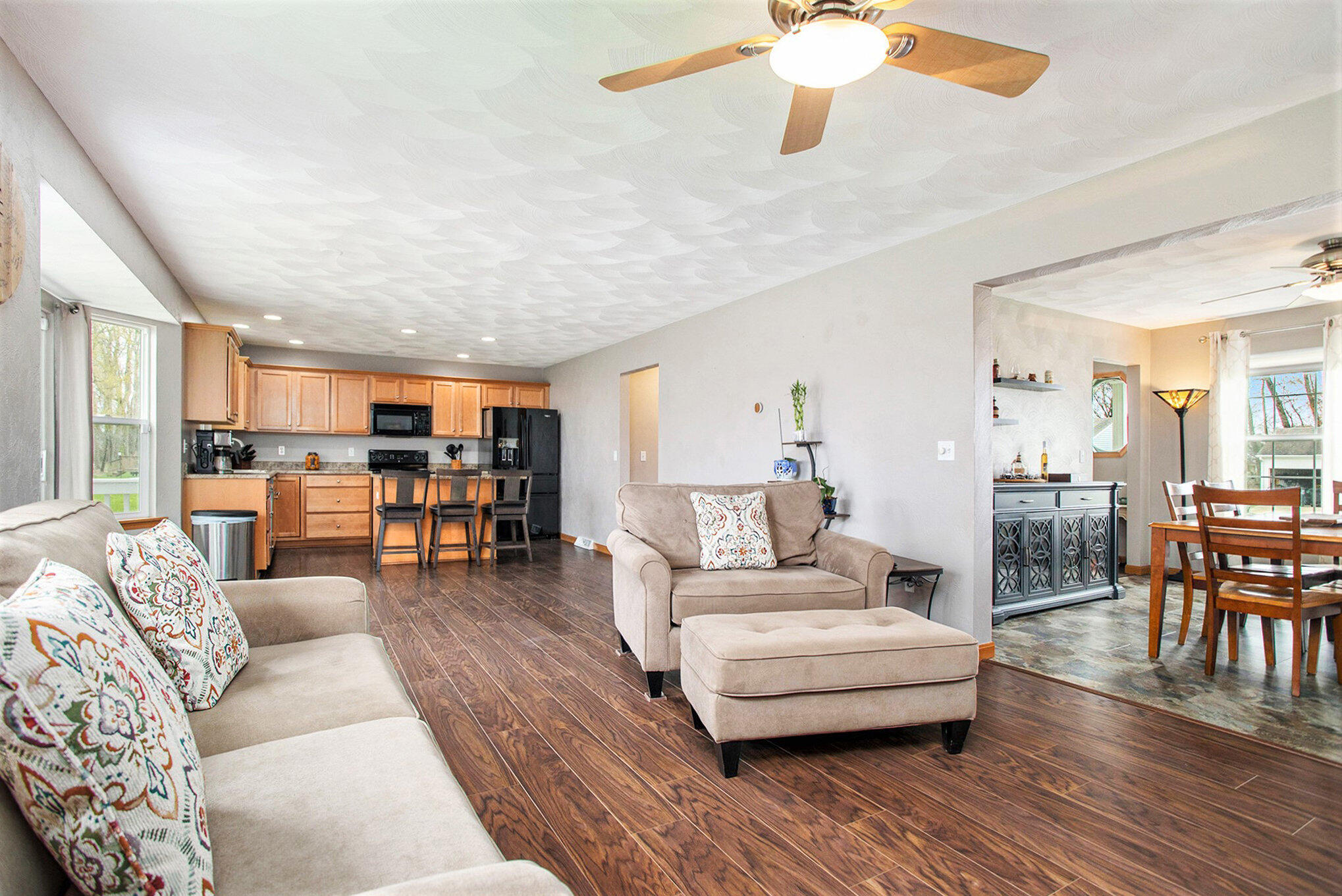 Battle Creek, Michigan 49015, United States, 5 Bedrooms Bedrooms, ,4 BathroomsBathrooms,Residential,Pending,115406