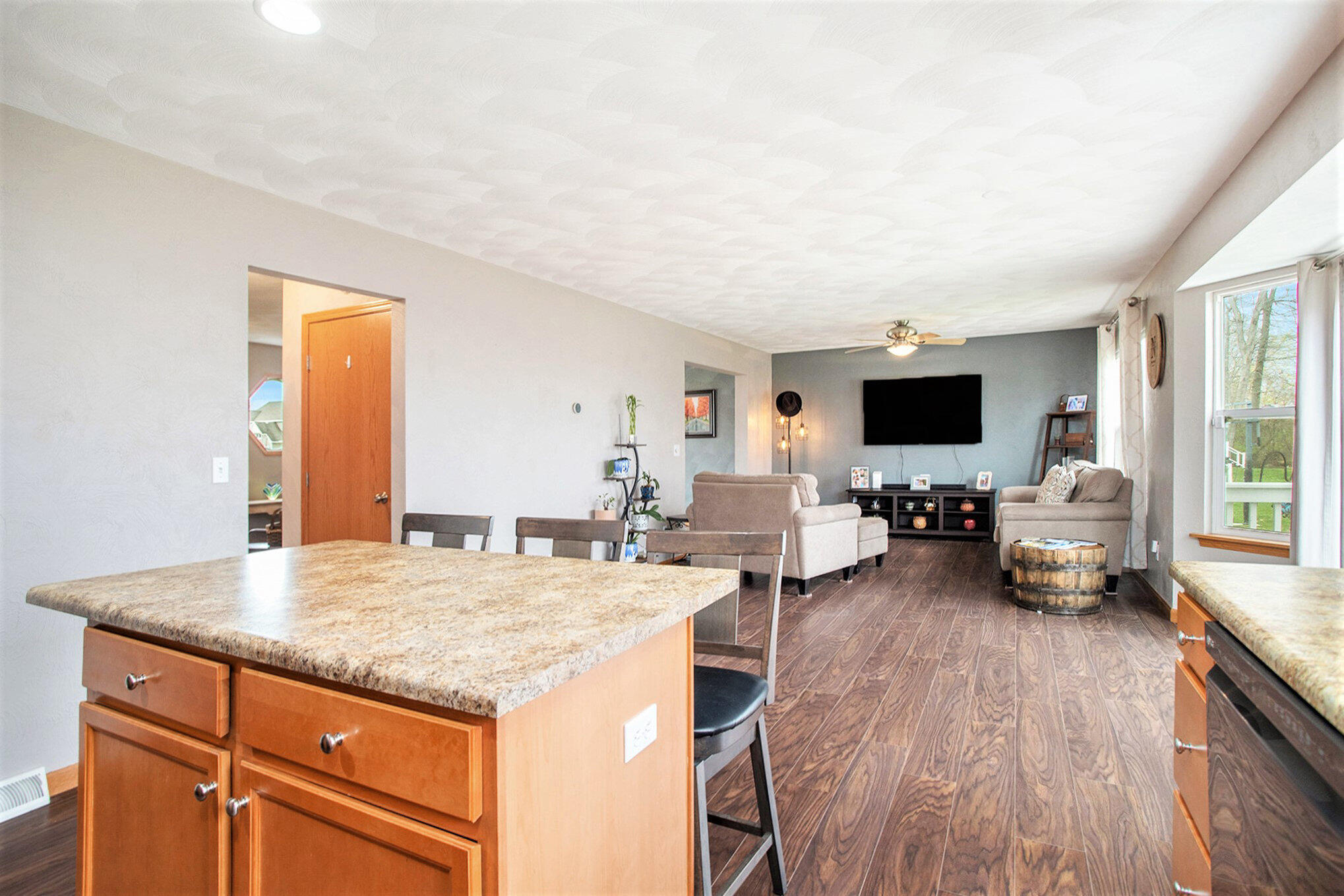 Battle Creek, Michigan 49015, United States, 5 Bedrooms Bedrooms, ,4 BathroomsBathrooms,Residential,Pending,115406