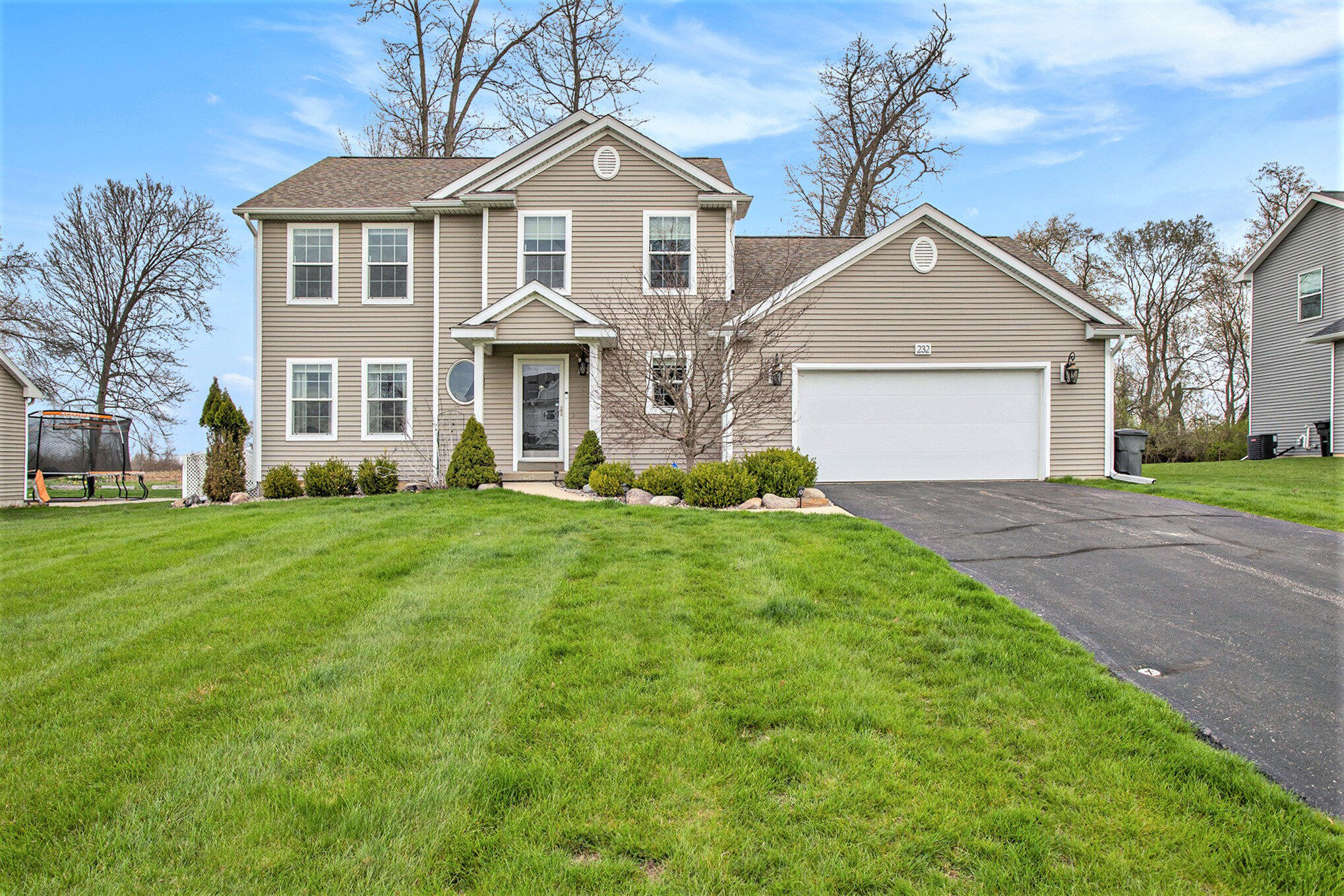 Battle Creek, Michigan 49015, United States, 5 Bedrooms Bedrooms, ,4 BathroomsBathrooms,Residential,Pending,115406