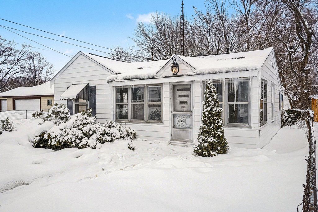 Photo of 2484 Lincoln Street, Muskegon, MI 49441 (MLS # 26004533)