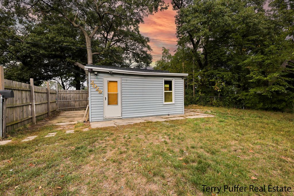 Photo of 2029 7th Street, Muskegon, MI 49444 (MLS # 25049398)