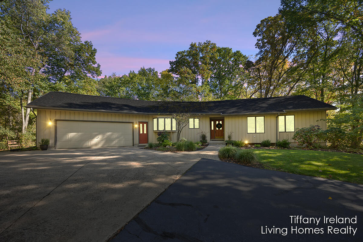 7244 Packer Drive NE