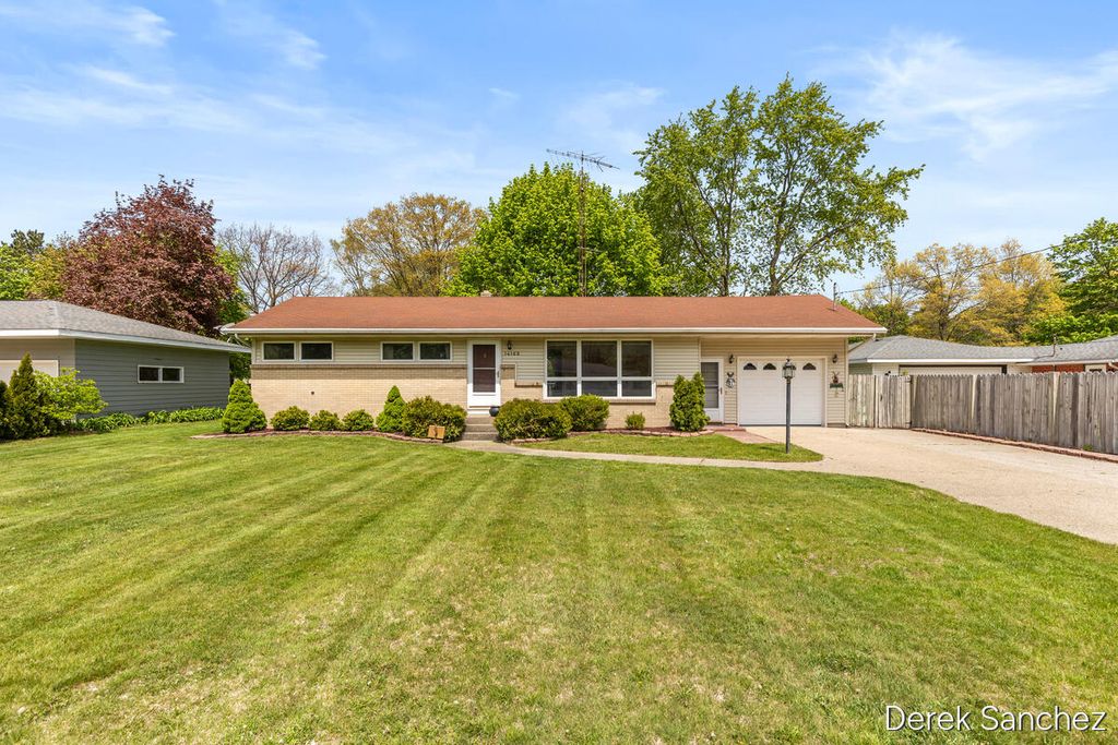 Photo of 14169 Carol Street, Holland, MI 49424 (MLS # 26022075)