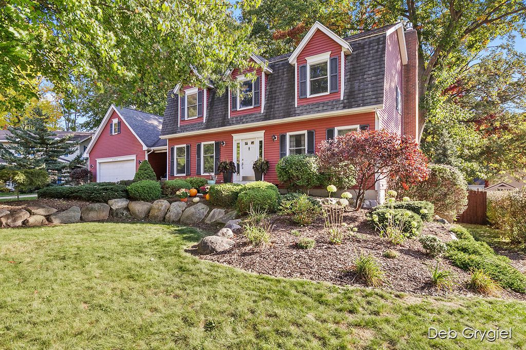 Photo of 4894 N Sunnynook Court SW, Wyoming, MI 49519 (MLS # 22043851)