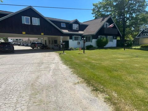 Photo of 615 S I 75 Business Loop, Grayling, MI 49738 (MLS # 26002439)