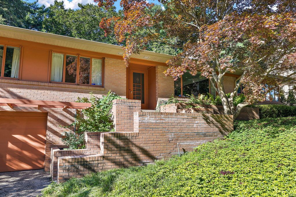 Photo of 375 Woodlawn Avenue, Grand Haven, MI 49417 (MLS # 26009482)