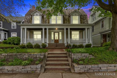 554 Madison Avenue SE, Grand Rapids, MI 49503 - MLS#: 25021925