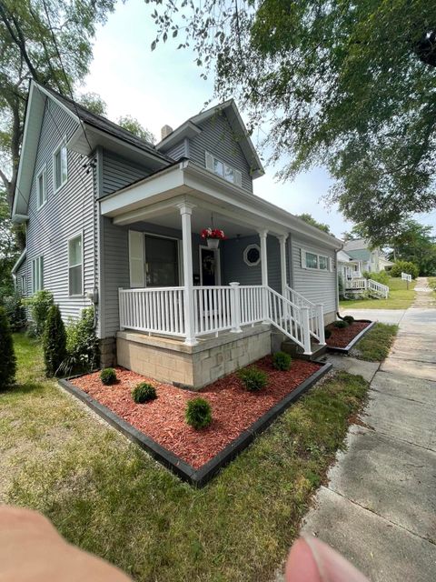 Photo of 149 Jackson Street, Manistee, MI 49660 (MLS # 25044429)