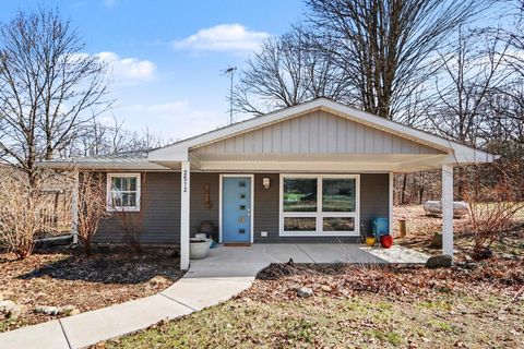 Photo of 2512 N 3rd Street, Kalamazoo, MI 49009 (MLS # 26014775)