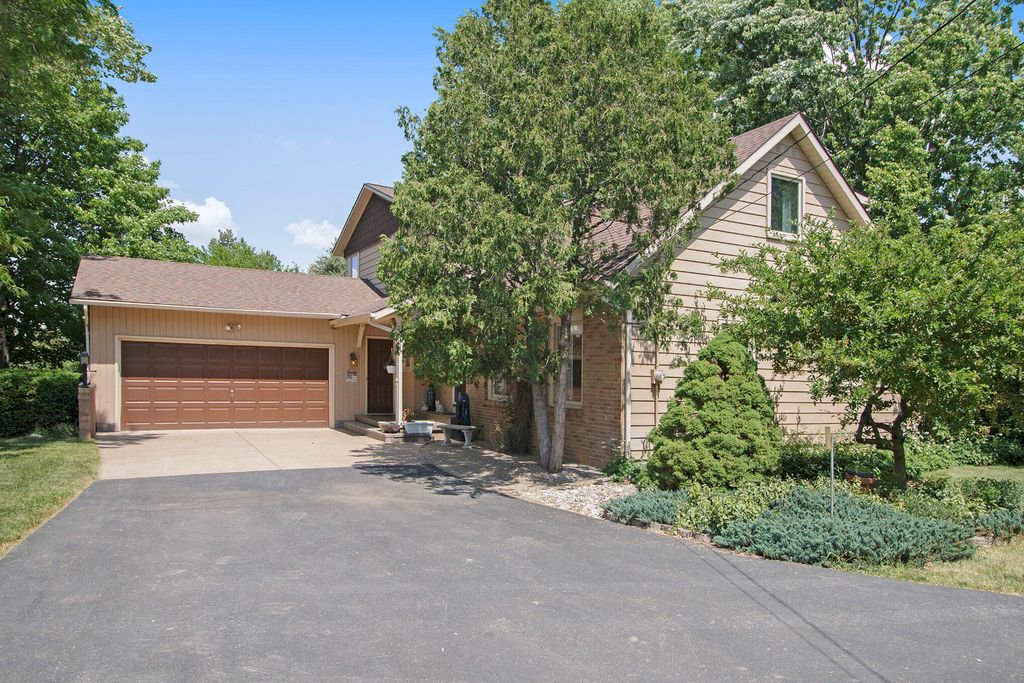 Photo of 2791 76th Street SE, Caledonia, MI 49316 (MLS # 23018945)