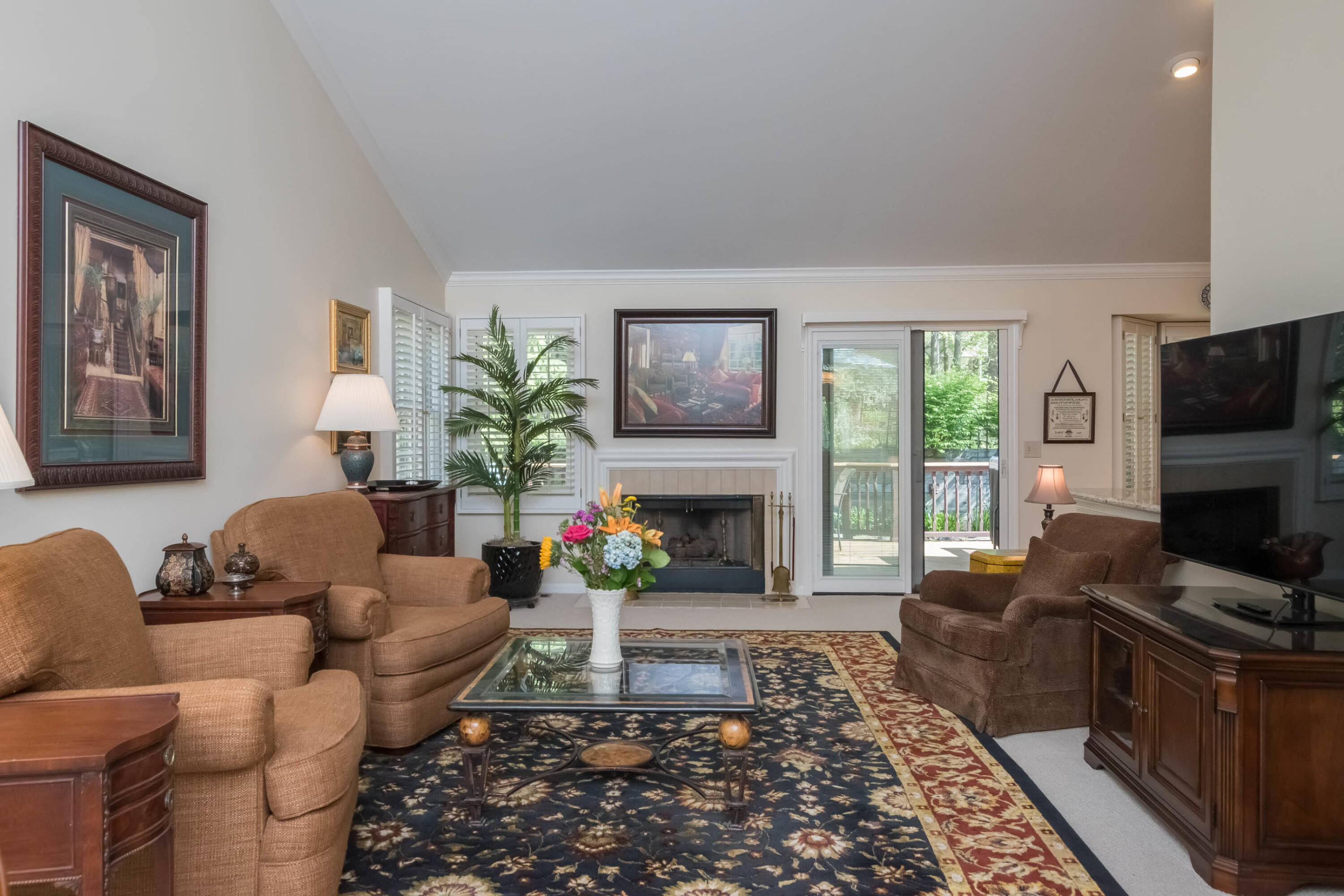 Rochester Hills, Michigan 48309, United States, 2 Bedrooms Bedrooms, ,3 BathroomsBathrooms,Residential,Pending,132411