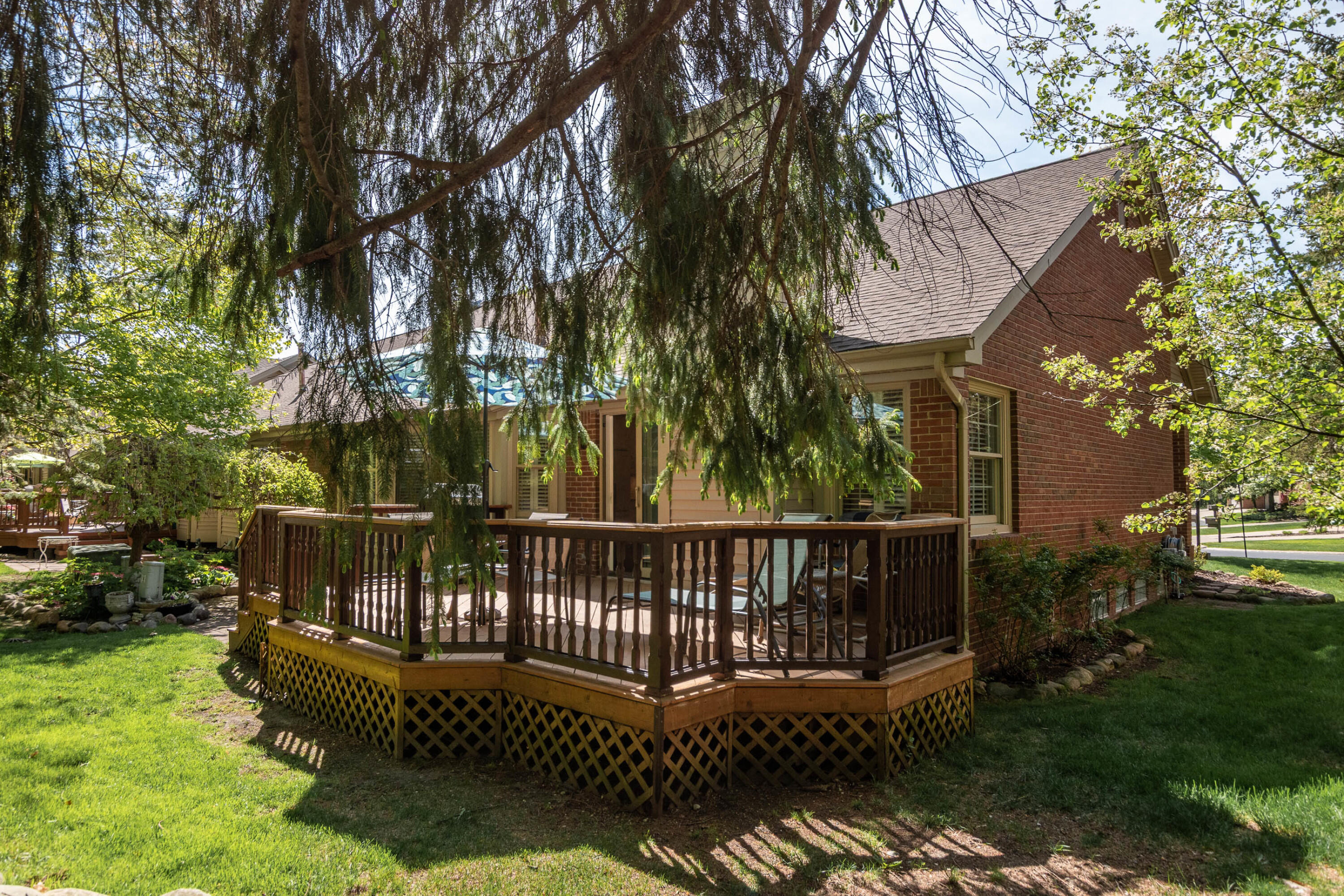 Rochester Hills, Michigan 48309, United States, 2 Bedrooms Bedrooms, ,3 BathroomsBathrooms,Residential,Pending,132411