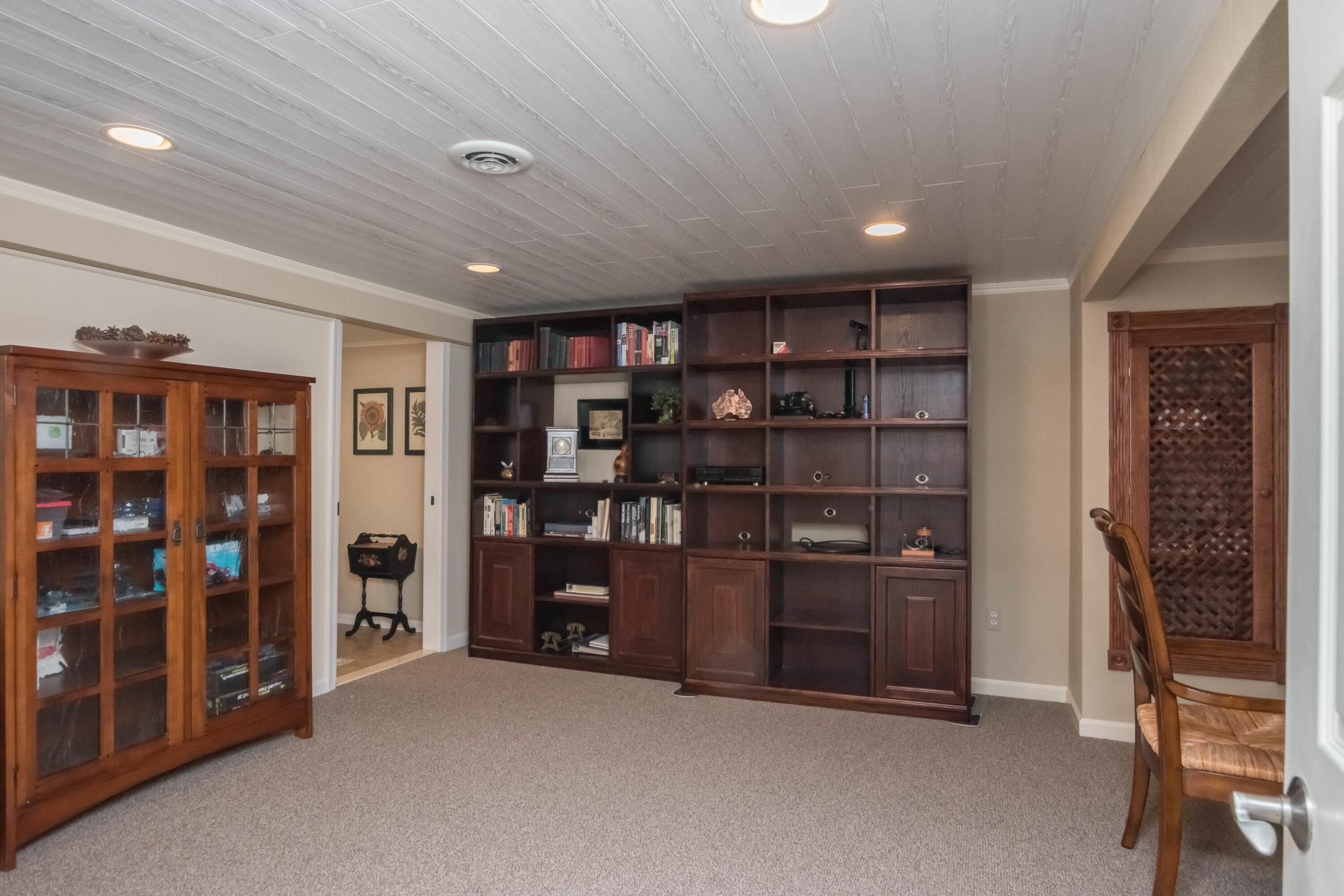 Rochester Hills, Michigan 48309, United States, 2 Bedrooms Bedrooms, ,3 BathroomsBathrooms,Residential,Pending,132411