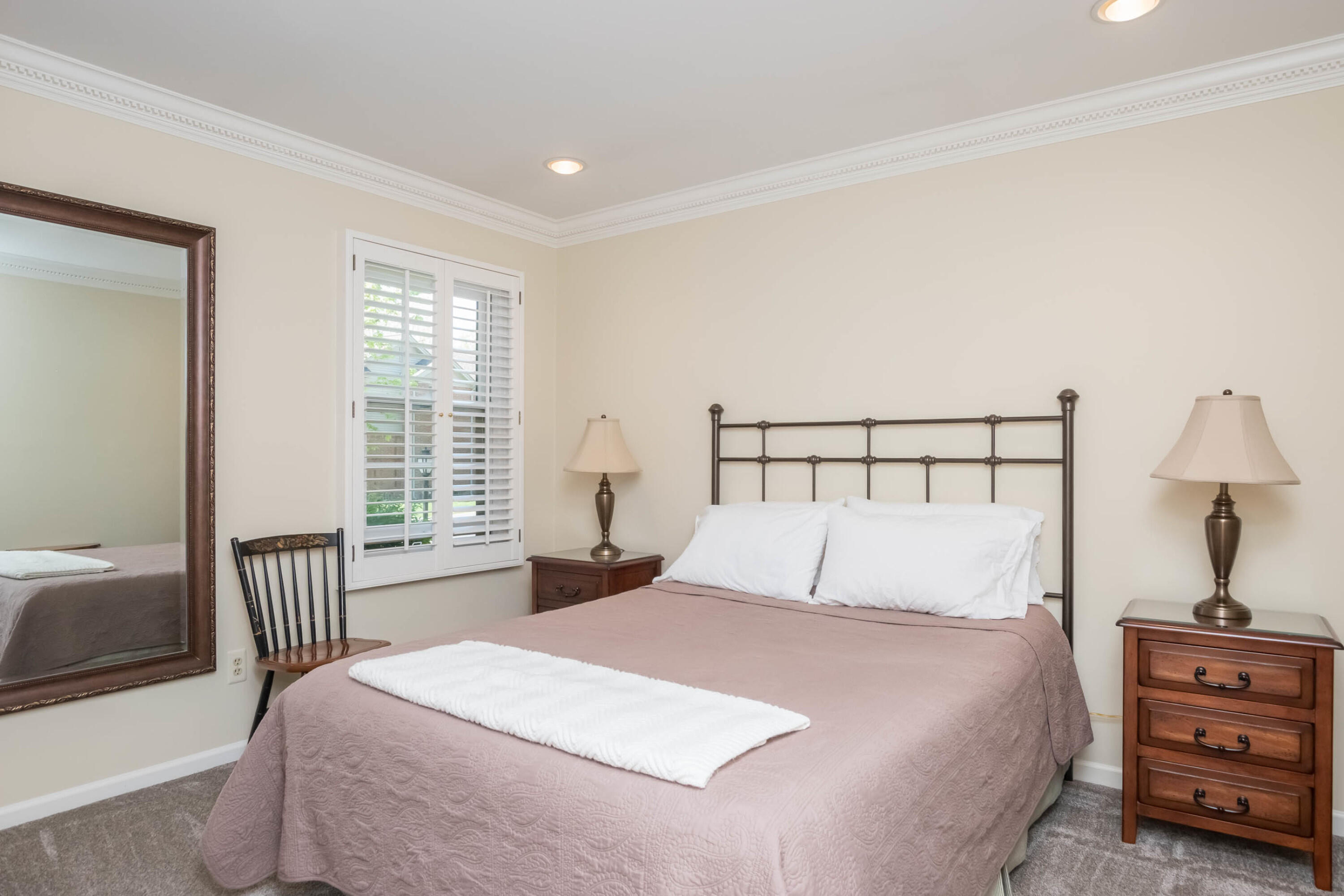 Rochester Hills, Michigan 48309, United States, 2 Bedrooms Bedrooms, ,3 BathroomsBathrooms,Residential,Pending,132411