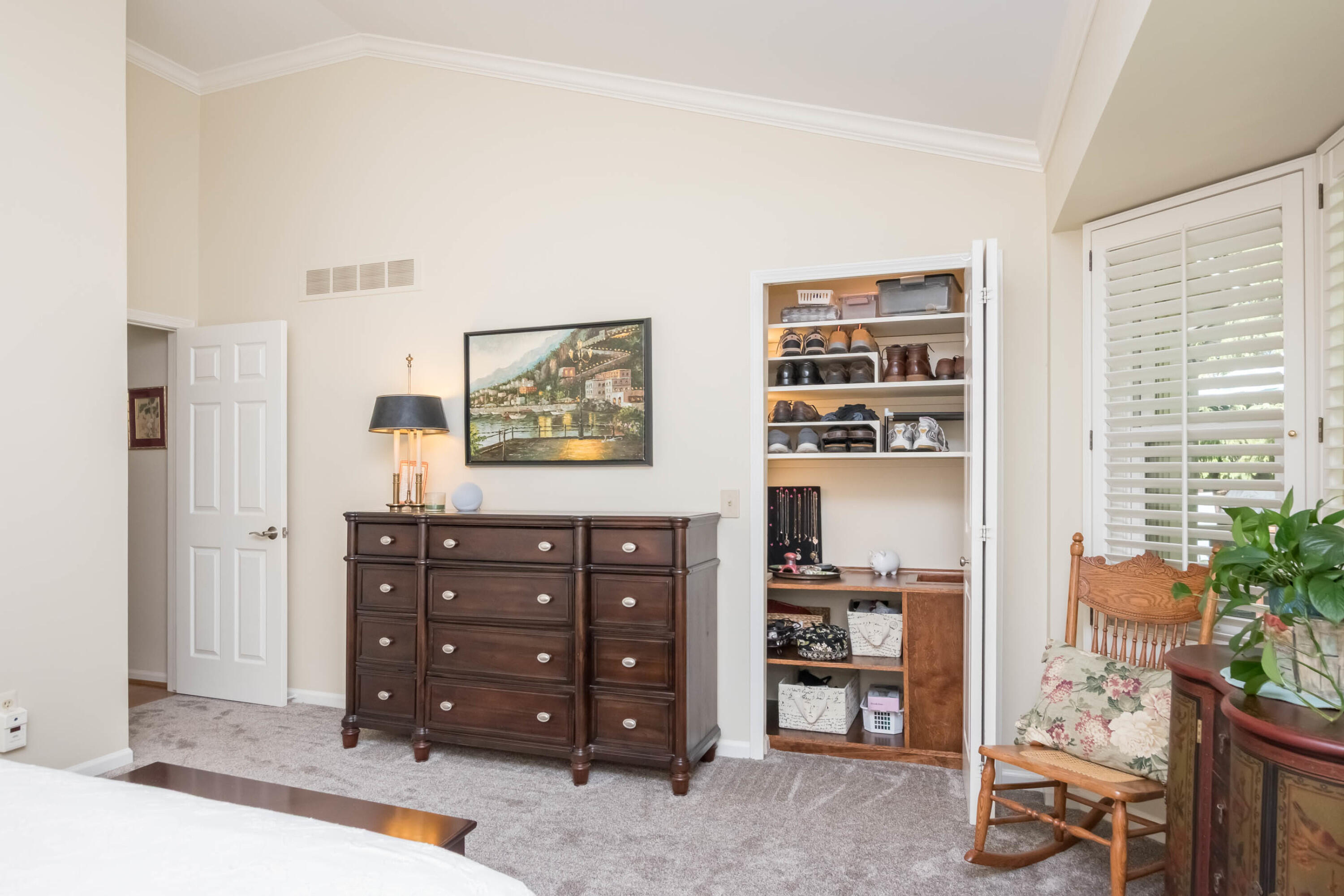 Rochester Hills, Michigan 48309, United States, 2 Bedrooms Bedrooms, ,3 BathroomsBathrooms,Residential,Pending,132411