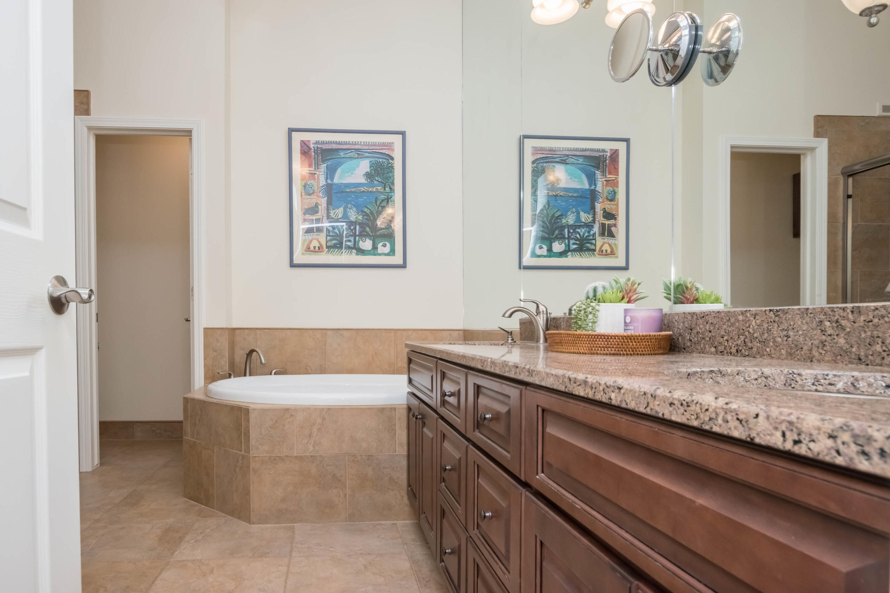 Rochester Hills, Michigan 48309, United States, 2 Bedrooms Bedrooms, ,3 BathroomsBathrooms,Residential,Pending,132411