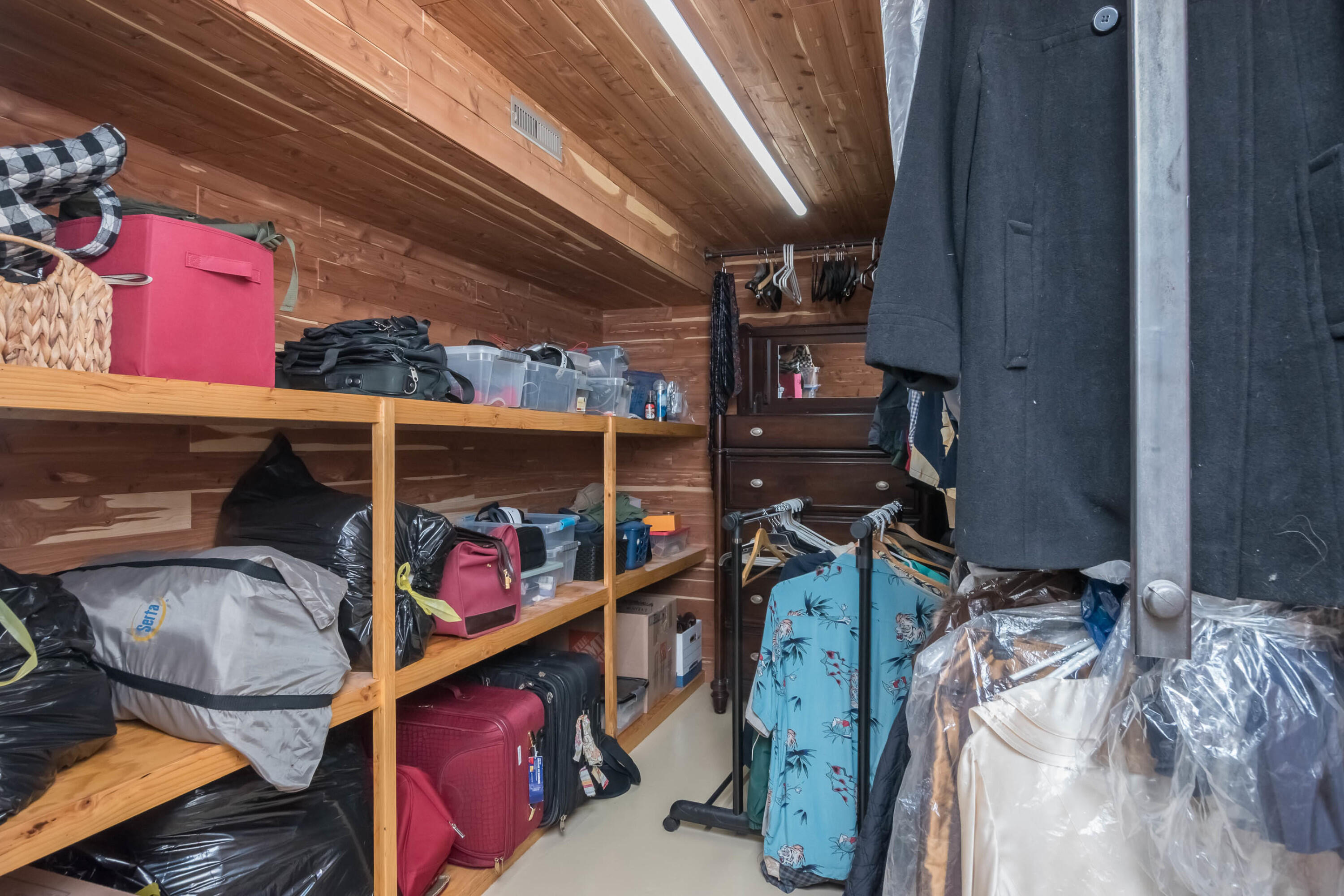 Rochester Hills, Michigan 48309, United States, 2 Bedrooms Bedrooms, ,3 BathroomsBathrooms,Residential,Pending,132411