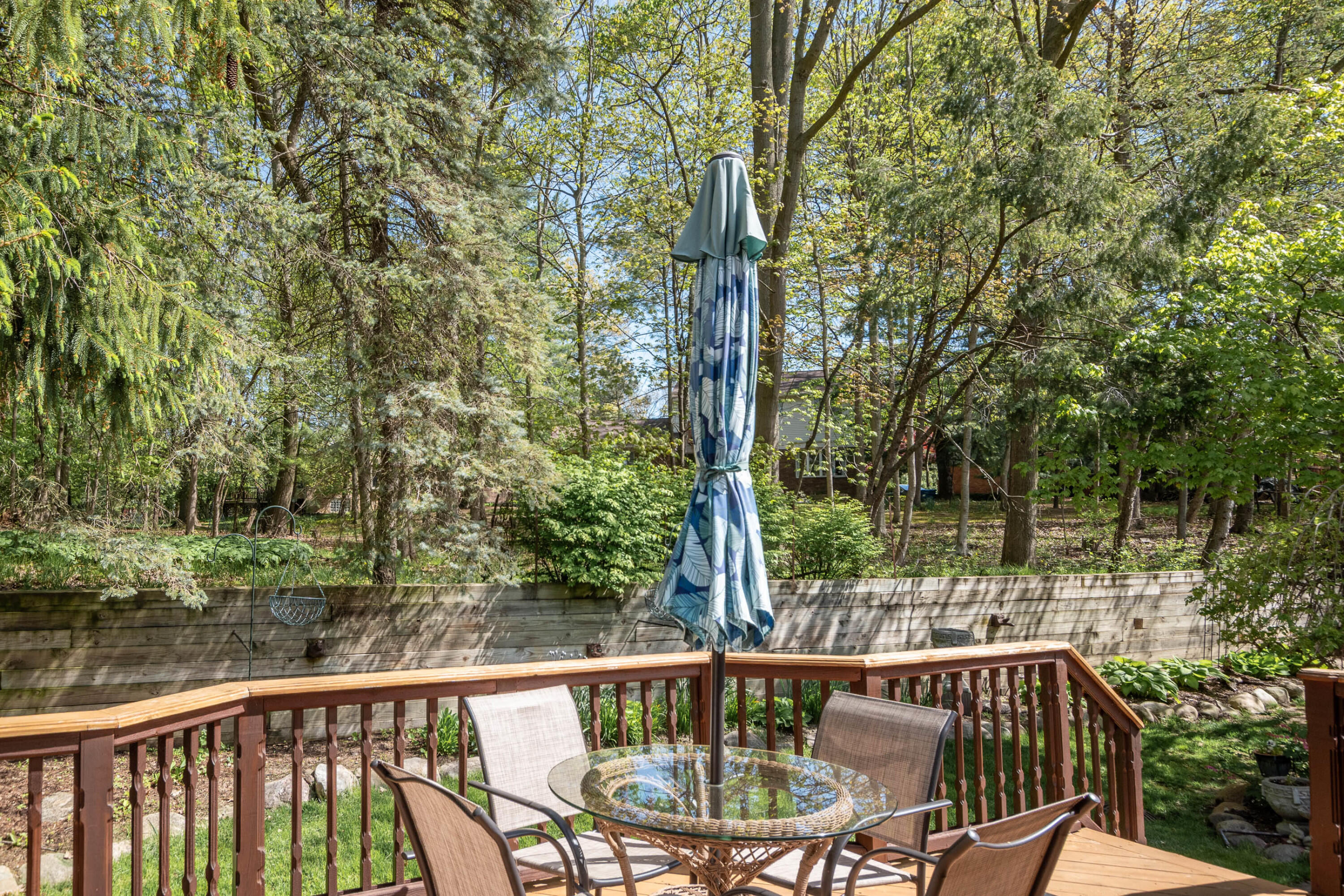 Rochester Hills, Michigan 48309, United States, 2 Bedrooms Bedrooms, ,3 BathroomsBathrooms,Residential,Pending,132411