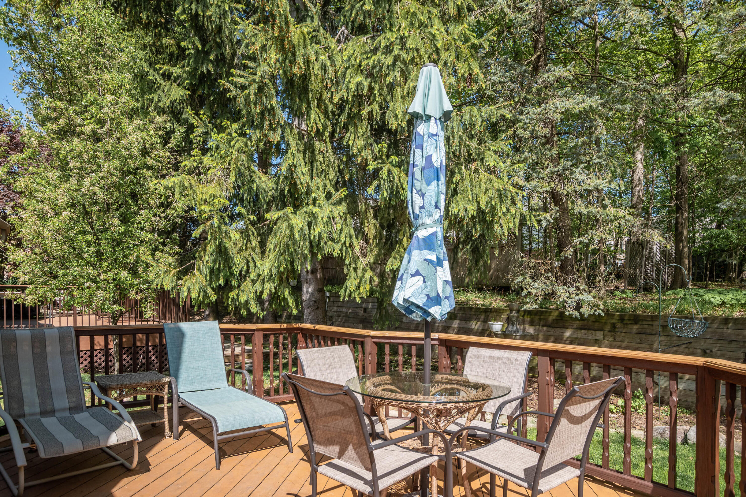 Rochester Hills, Michigan 48309, United States, 2 Bedrooms Bedrooms, ,3 BathroomsBathrooms,Residential,Pending,132411