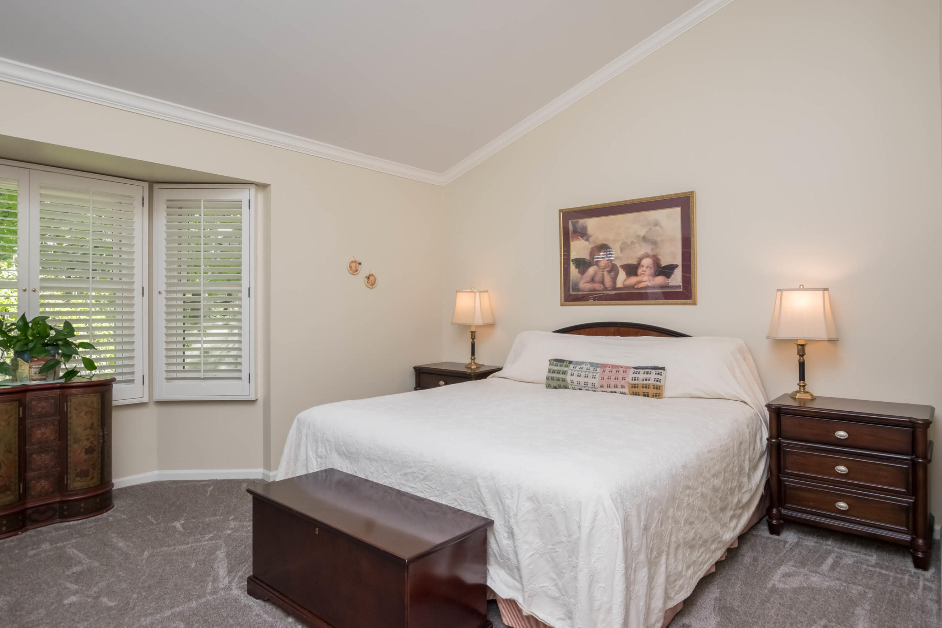 Rochester Hills, Michigan 48309, United States, 2 Bedrooms Bedrooms, ,3 BathroomsBathrooms,Residential,Pending,132411