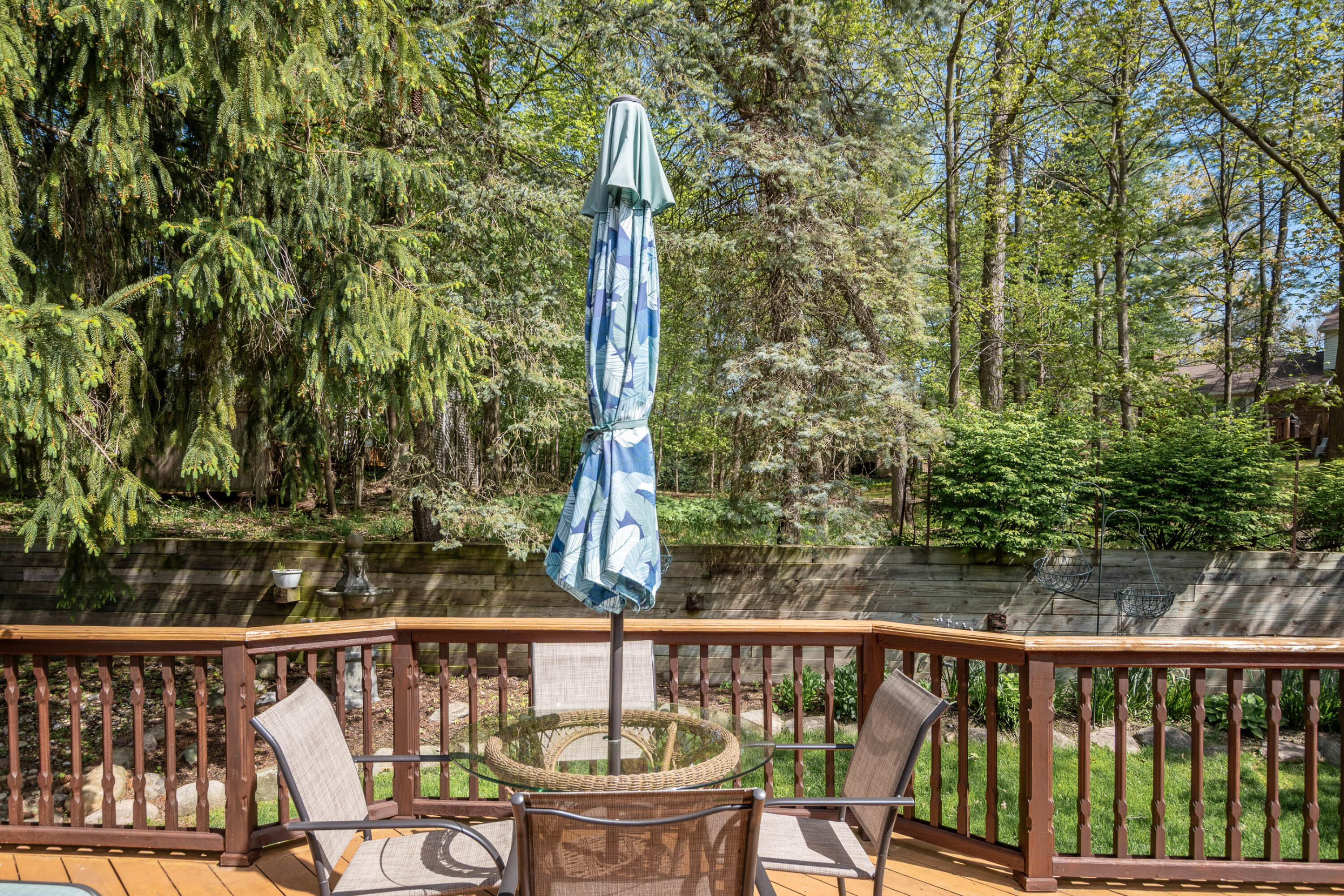 Rochester Hills, Michigan 48309, United States, 2 Bedrooms Bedrooms, ,3 BathroomsBathrooms,Residential,Pending,132411