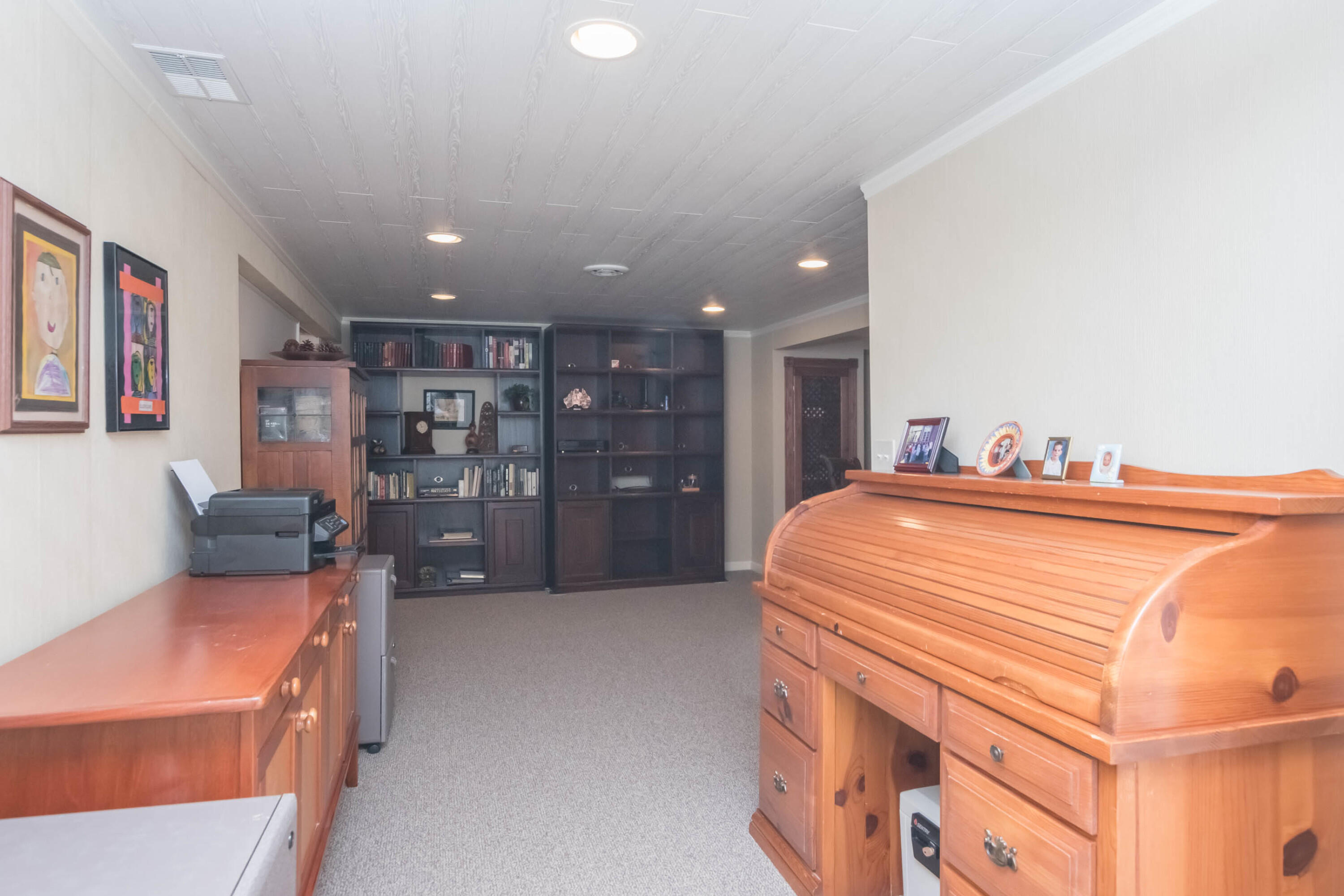 Rochester Hills, Michigan 48309, United States, 2 Bedrooms Bedrooms, ,3 BathroomsBathrooms,Residential,Pending,132411