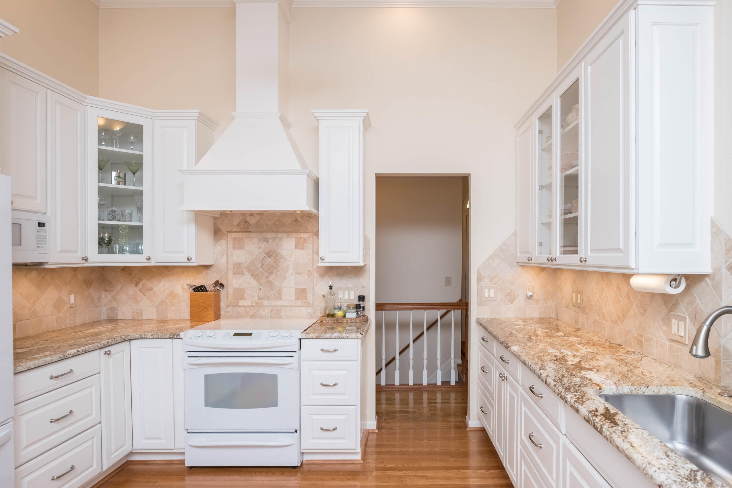 Rochester Hills, Michigan 48309, United States, 2 Bedrooms Bedrooms, ,3 BathroomsBathrooms,Residential,Pending,132411