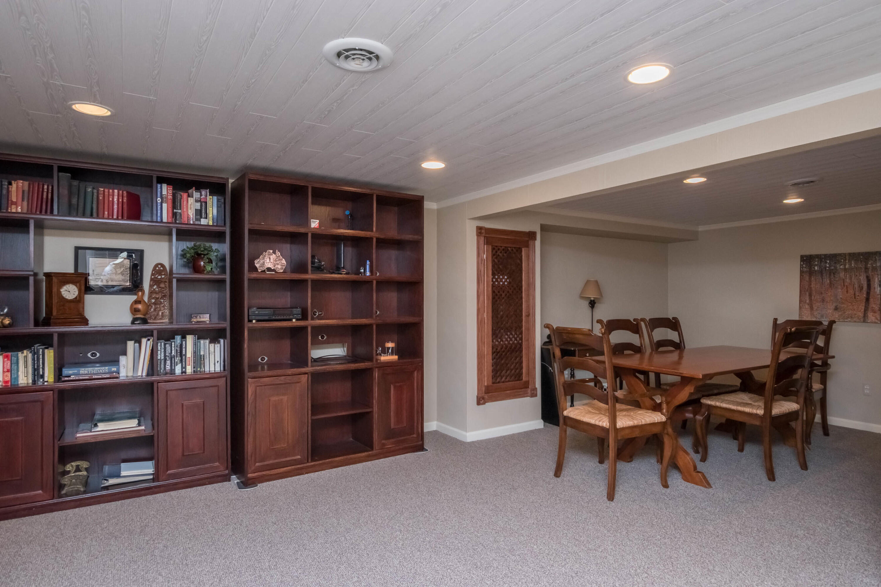 Rochester Hills, Michigan 48309, United States, 2 Bedrooms Bedrooms, ,3 BathroomsBathrooms,Residential,Pending,132411