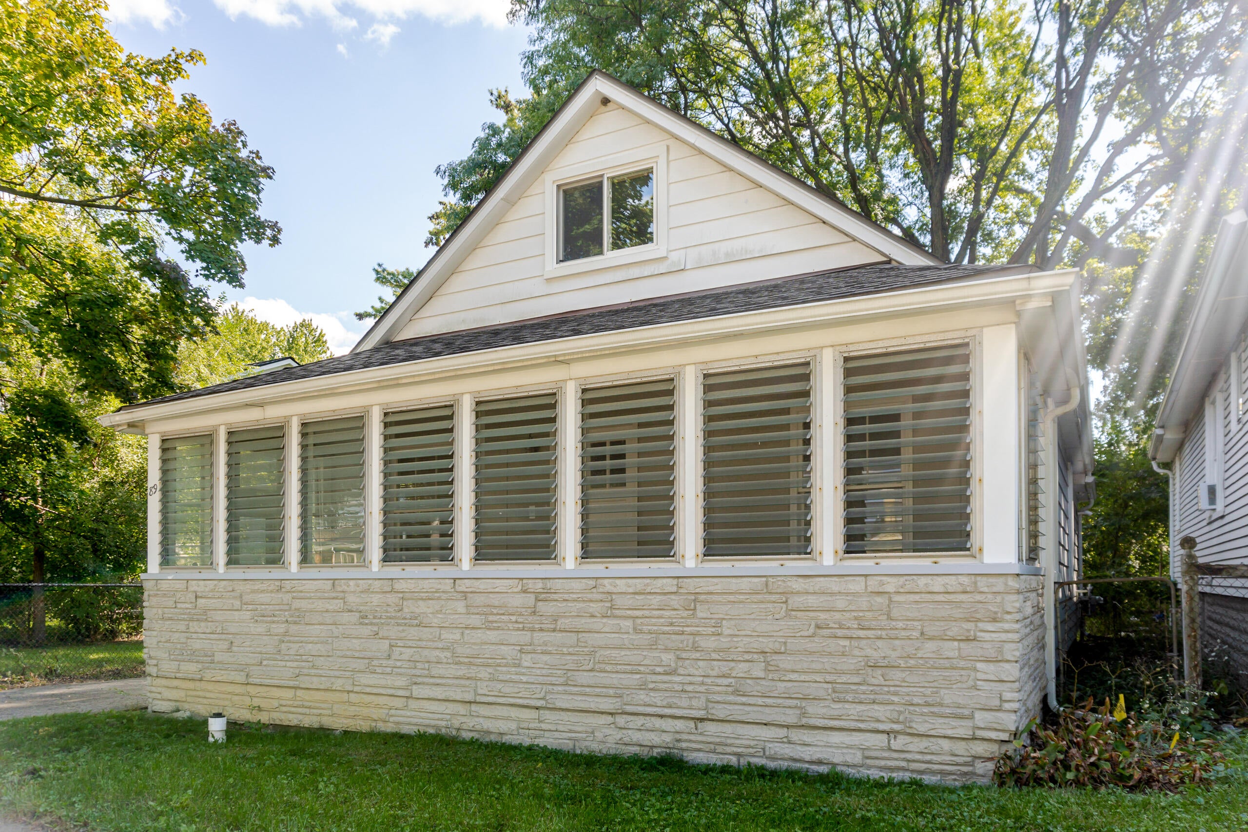 89 W Madge Avenue