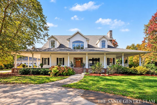 2622 PRIMROSE CREEK DR, FRUITPORT, MI 49415 - Image 517e603ce57faaf05f87e44e046b045c/3301161993