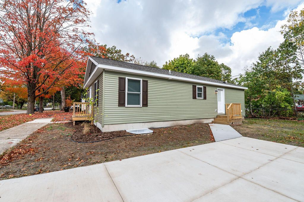 Photo of 502 Herrick Street, Muskegon, MI 49442 (MLS # 26002227)