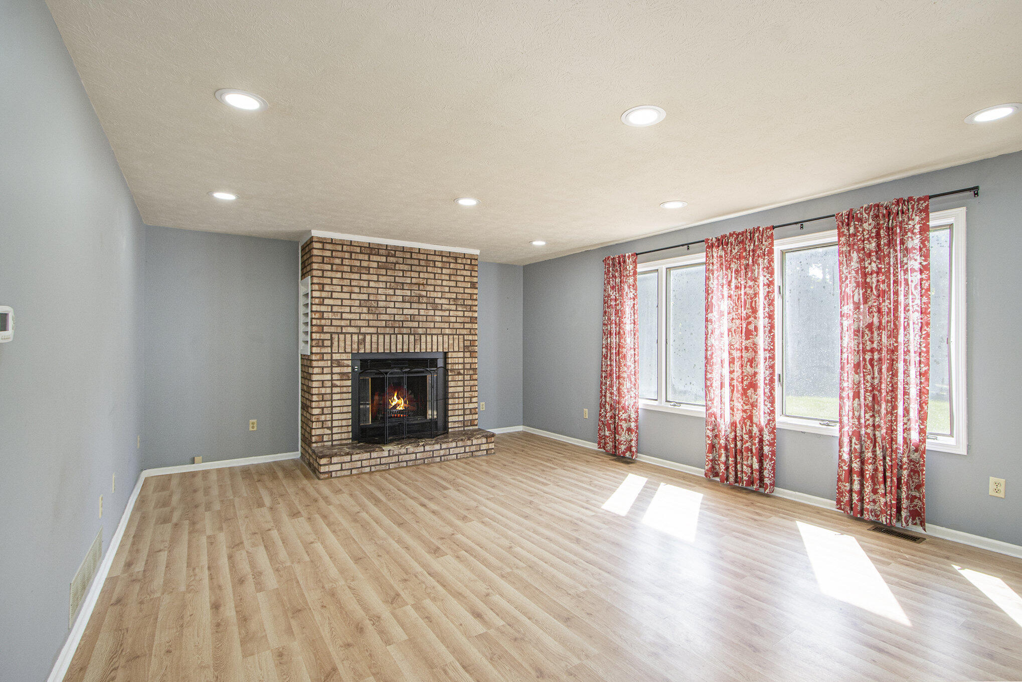 Portage, Michigan 49024, United States, 3 Bedrooms Bedrooms, ,4 BathroomsBathrooms,Residential,Active,207302